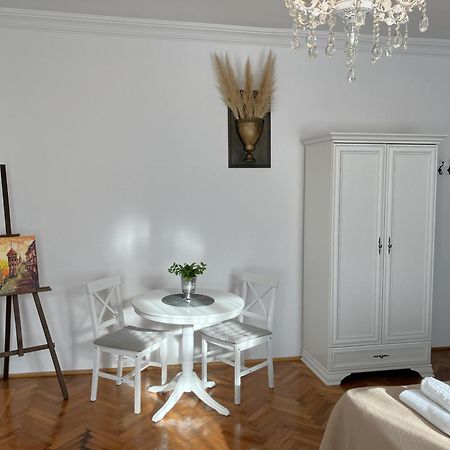 Residence Piata Armelor Sibiu Exterior photo