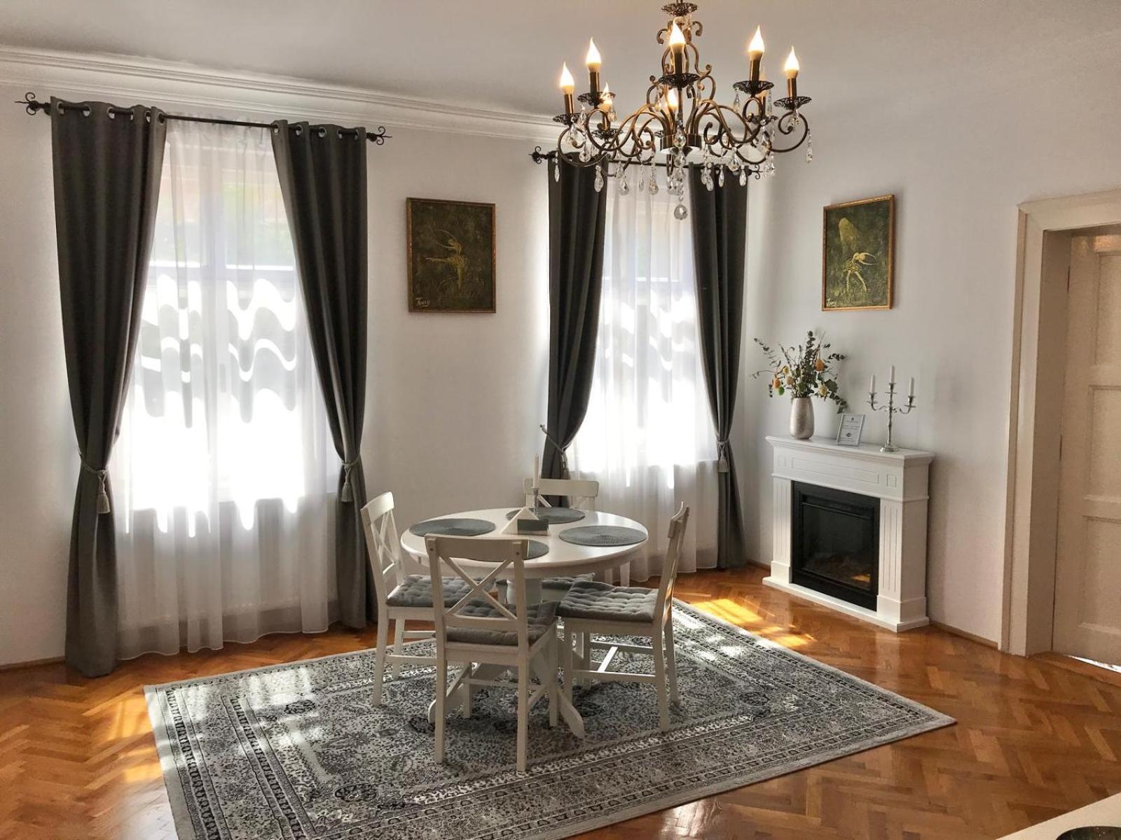 Residence Piata Armelor Sibiu Exterior photo