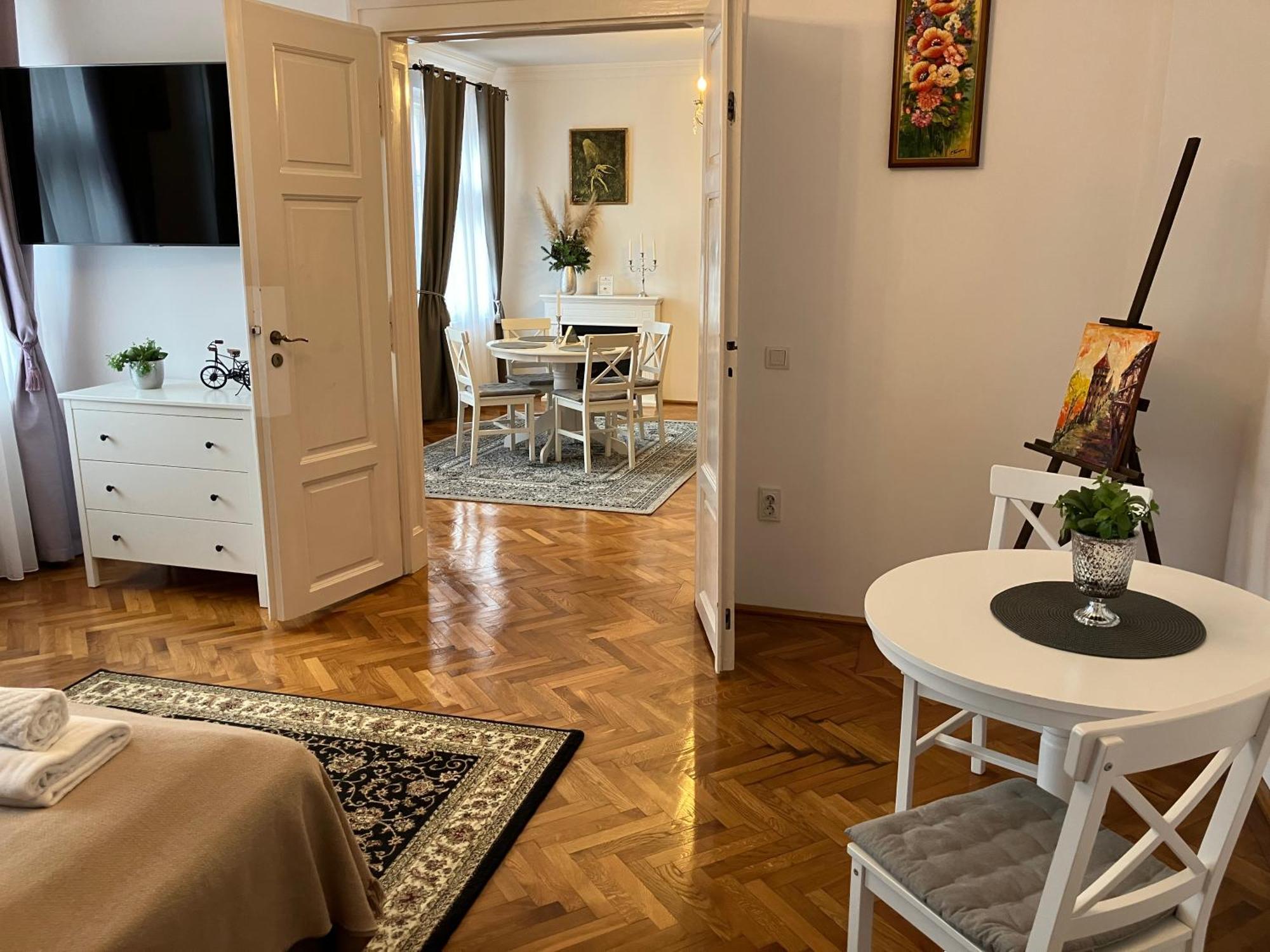Residence Piata Armelor Sibiu Exterior photo